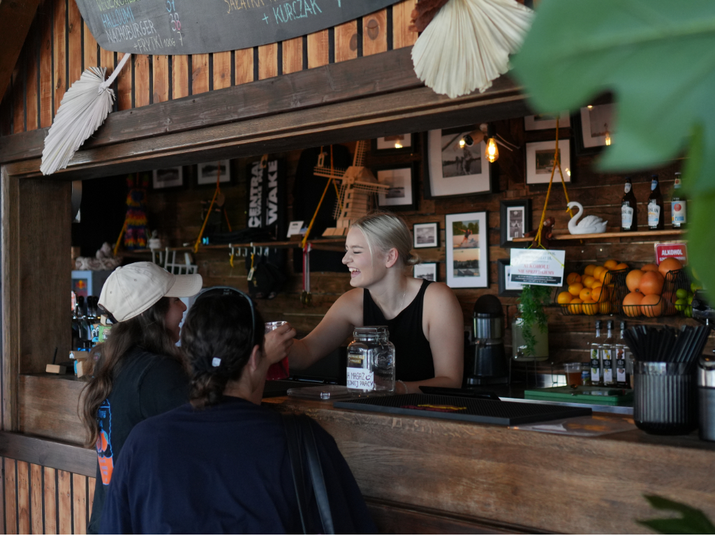 Central Wake Park - bar i restauracja